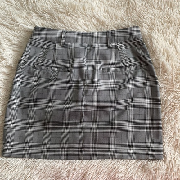 FASHION NOVA - Plaid Mini Skirt - Picture 6 of 7